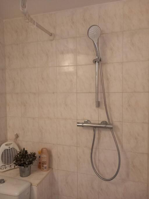 Studio Meuble Independant Tout Confort Classe 2** Aubenas Luaran gambar