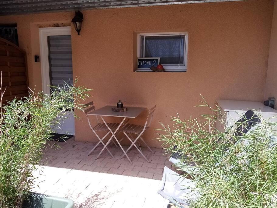 Studio Meuble Independant Tout Confort Classe 2** Aubenas Luaran gambar